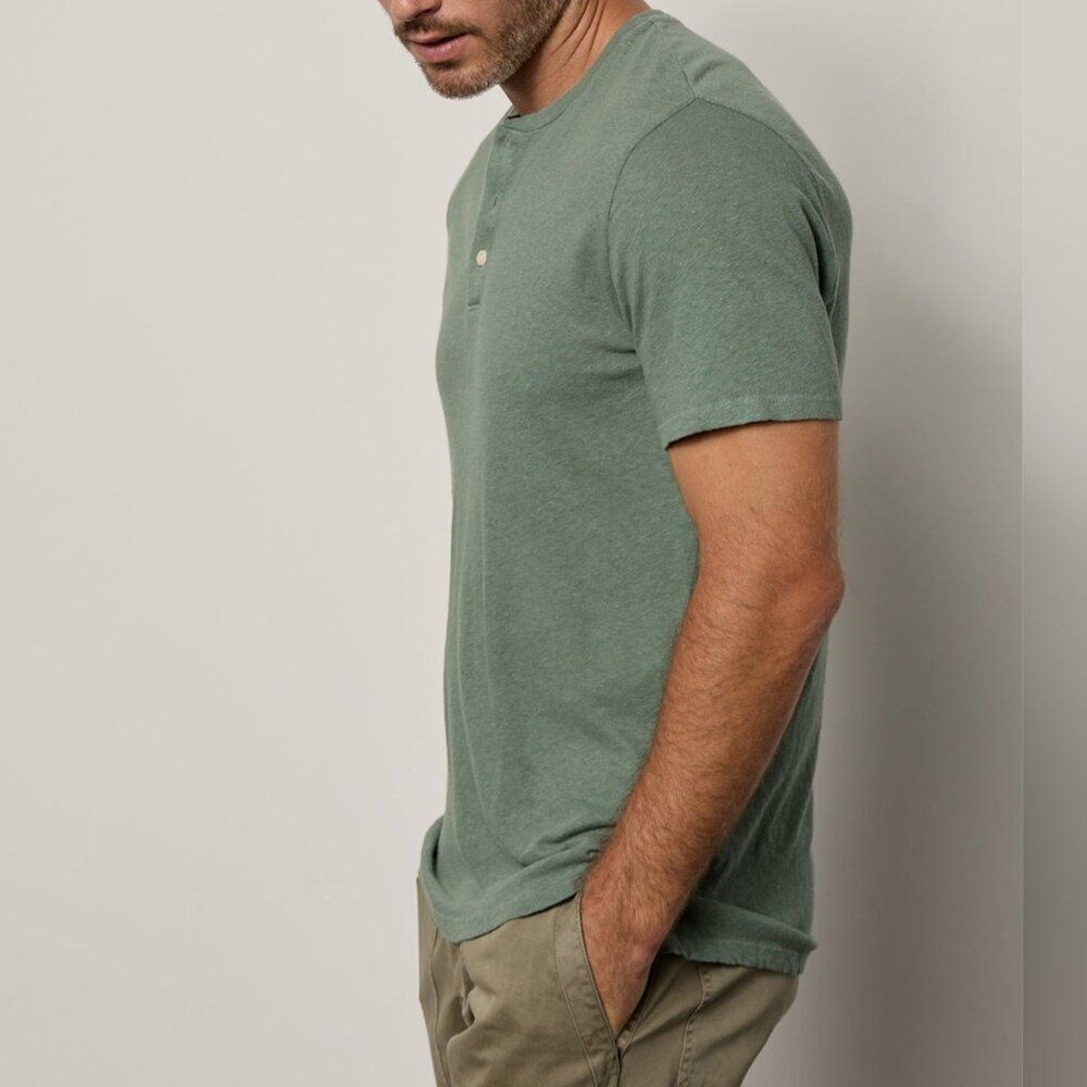 Velvet by Graham & Spencer - L Lionel Green Linen-Blend‎ Henley Men's Tee Shirt